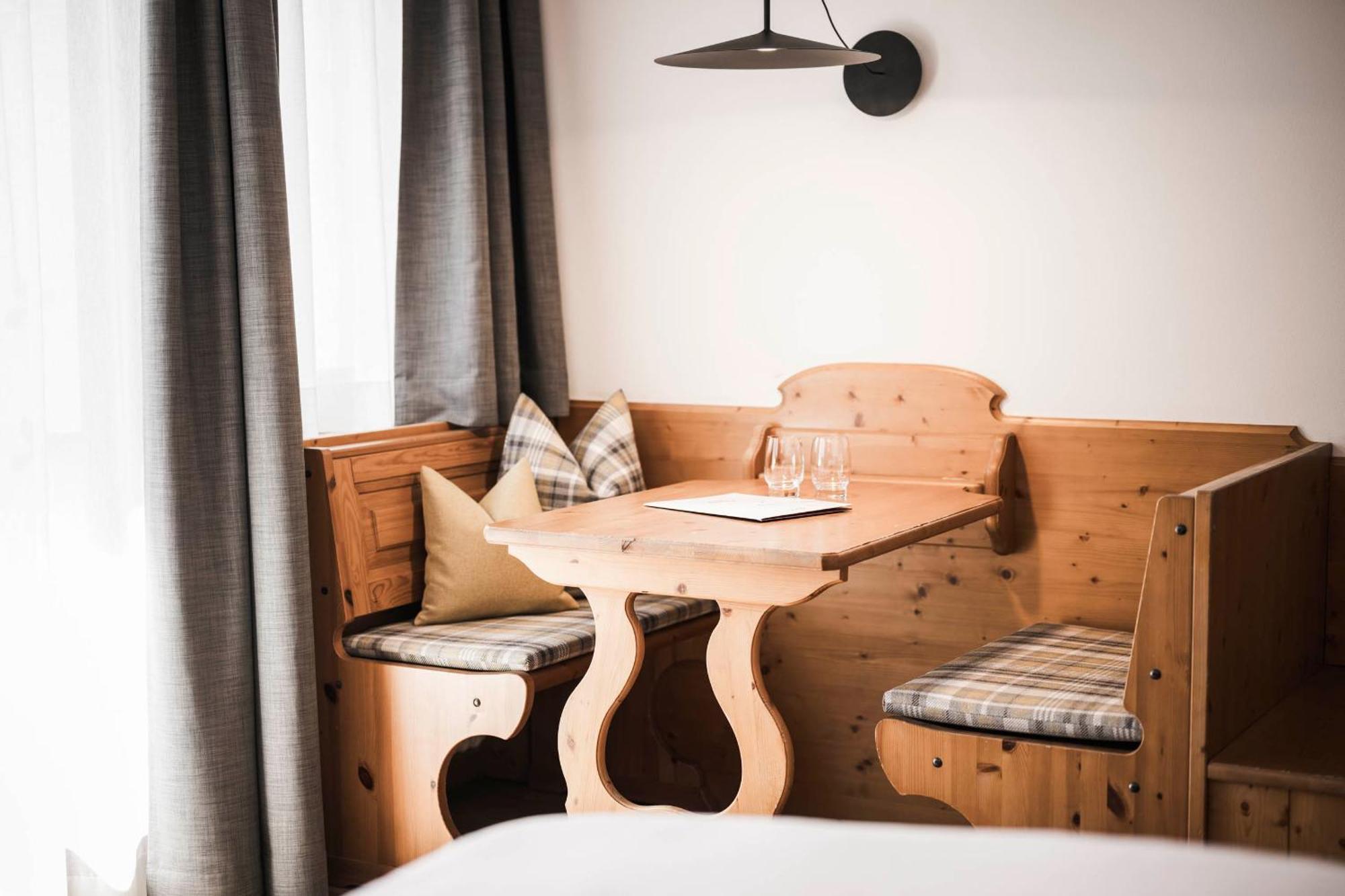 Hotel Ladinia Ла Виля Екстериор снимка